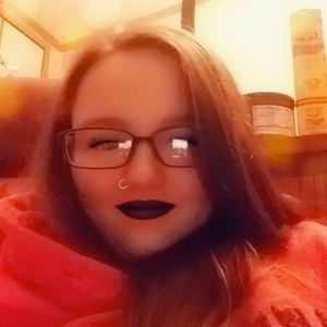 Meet your Posher, Holly